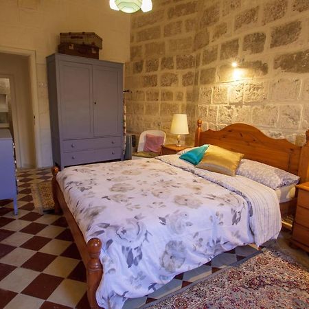 Villa Town House Steeped In History à Rabat Extérieur photo
