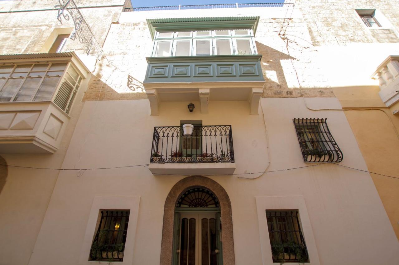 Villa Town House Steeped In History à Rabat Extérieur photo