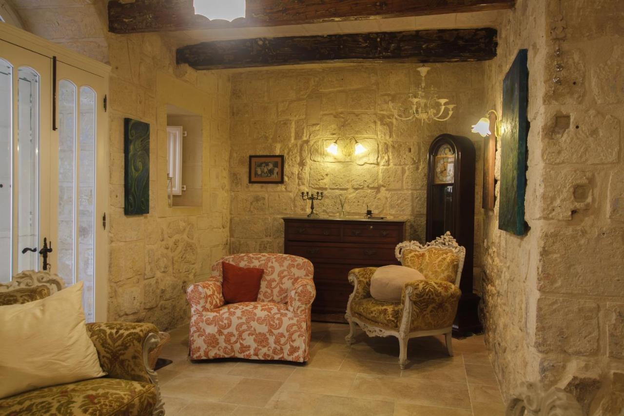 Villa Town House Steeped In History à Rabat Extérieur photo