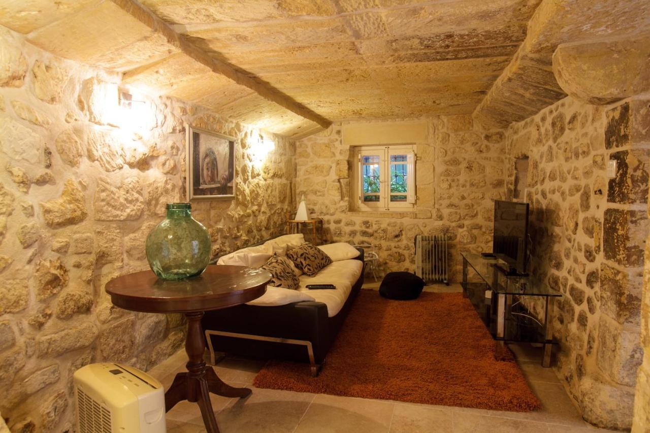 Villa Town House Steeped In History à Rabat Extérieur photo