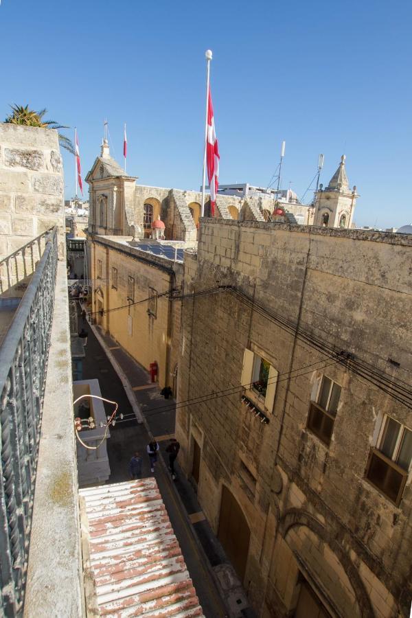 Villa Town House Steeped In History à Rabat Extérieur photo