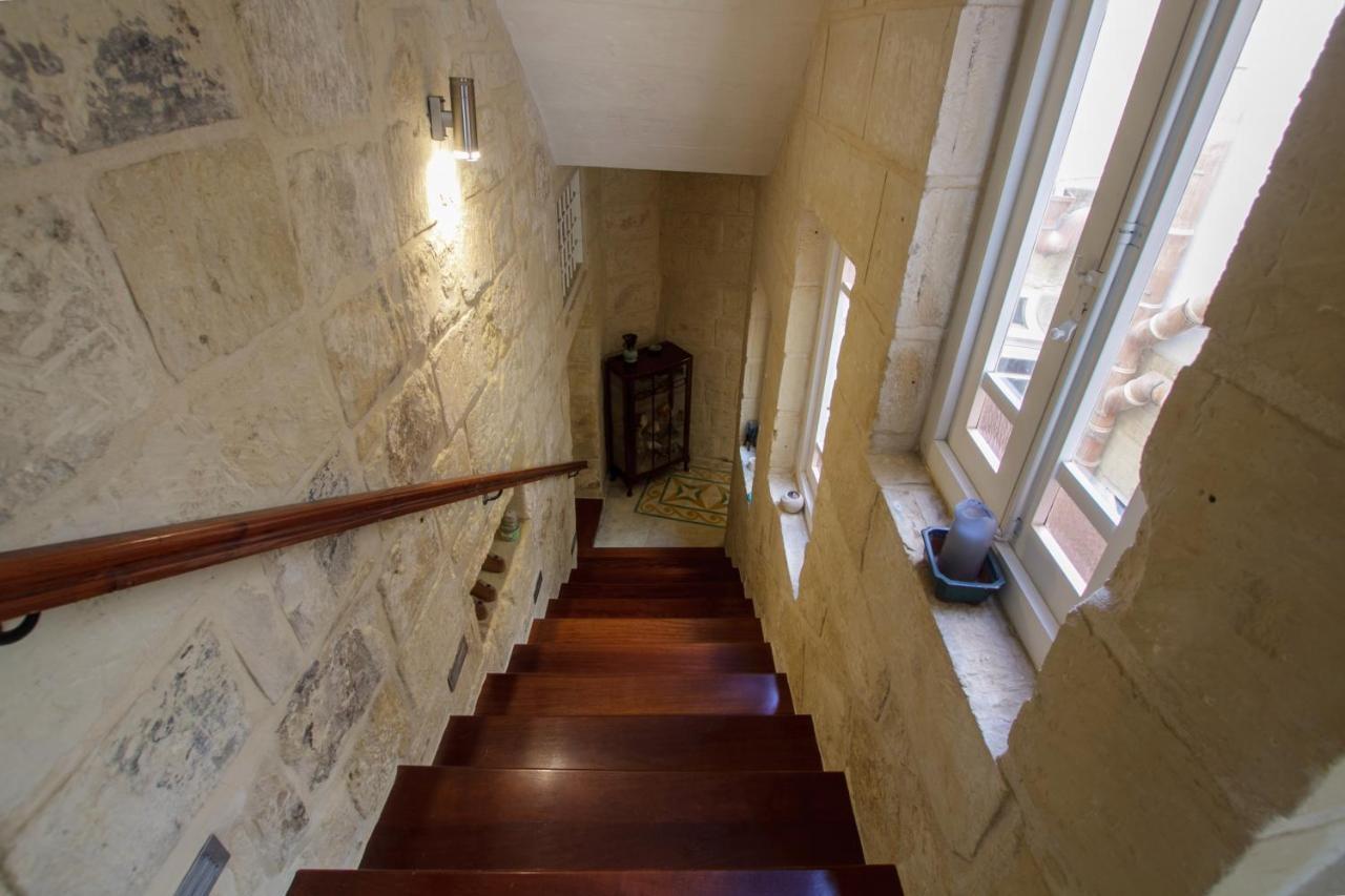 Villa Town House Steeped In History à Rabat Extérieur photo