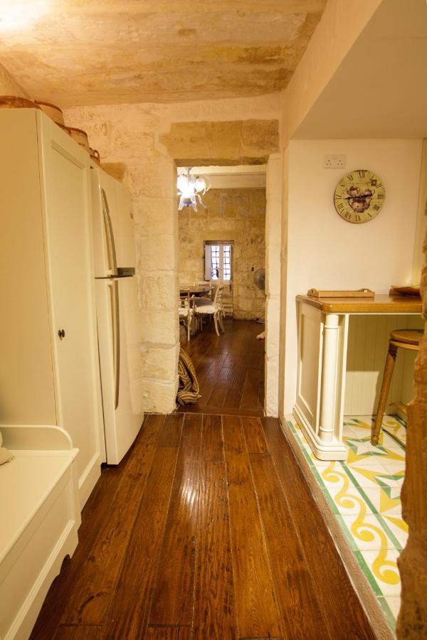 Villa Town House Steeped In History à Rabat Extérieur photo