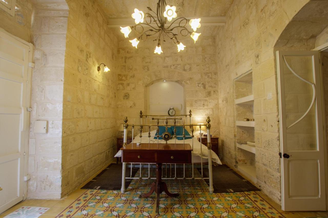 Villa Town House Steeped In History à Rabat Extérieur photo