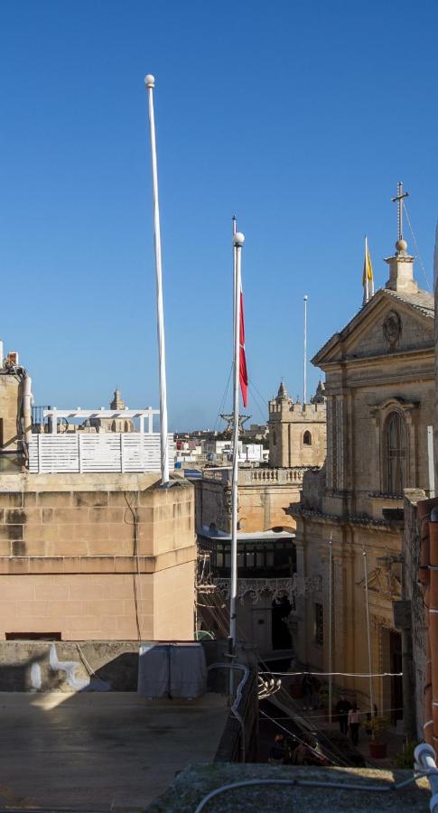 Villa Town House Steeped In History à Rabat Extérieur photo