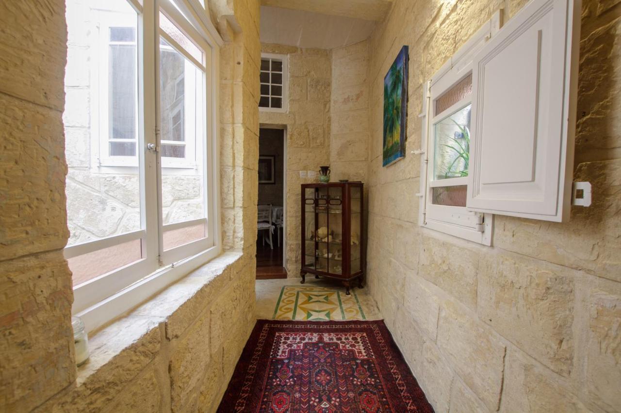 Villa Town House Steeped In History à Rabat Extérieur photo