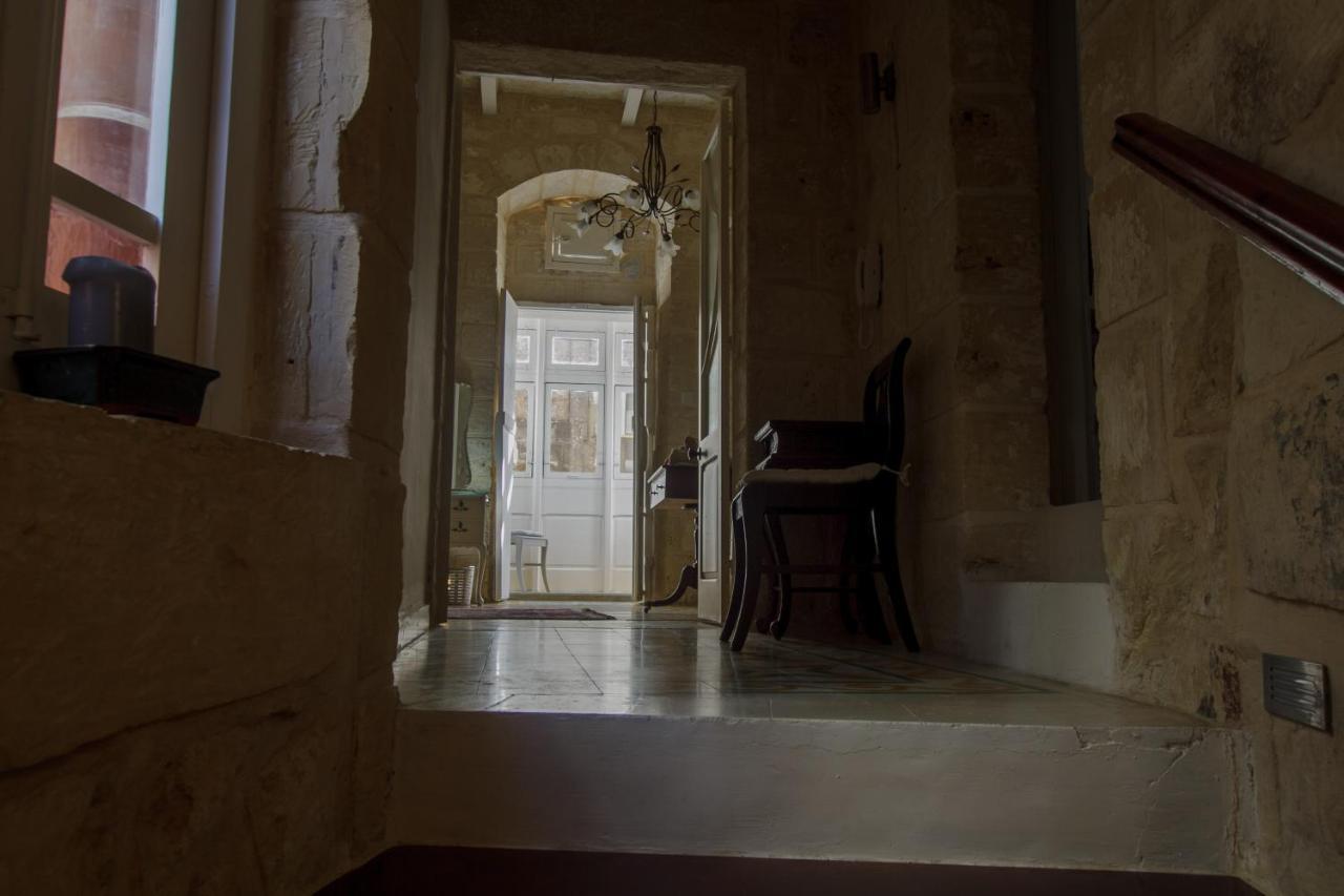 Villa Town House Steeped In History à Rabat Extérieur photo