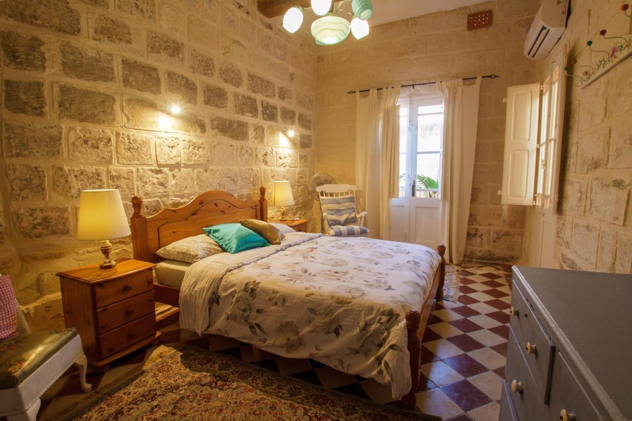 Villa Town House Steeped In History à Rabat Extérieur photo