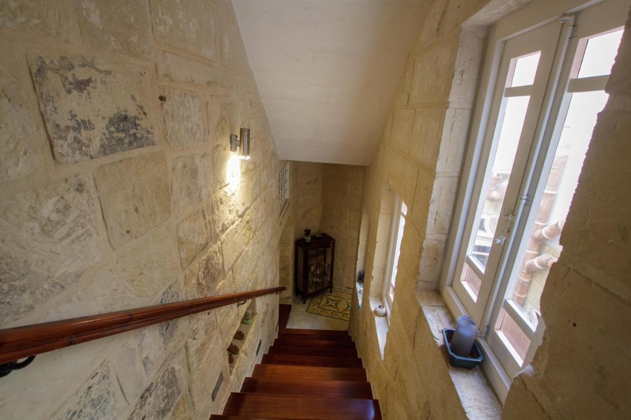 Villa Town House Steeped In History à Rabat Extérieur photo