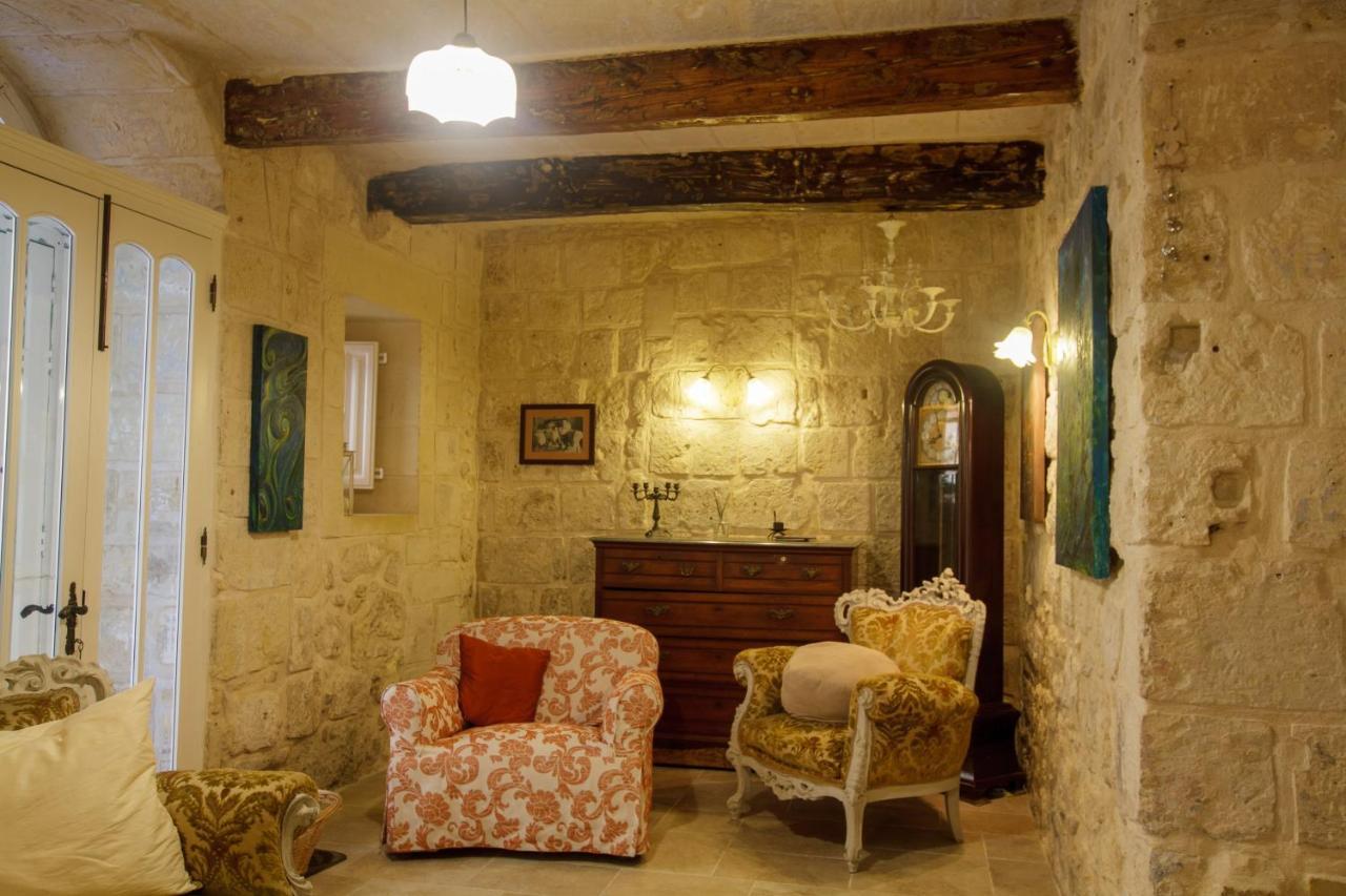 Villa Town House Steeped In History à Rabat Extérieur photo